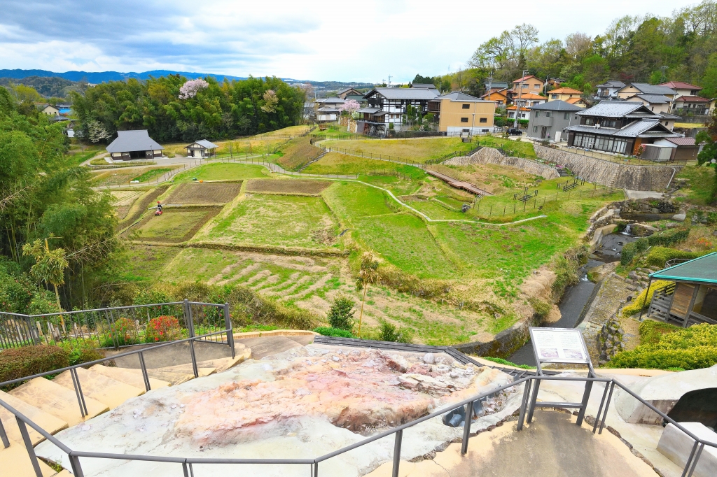 美濃焼　久尻窯　黒褐釉壷　江戸初期頃　時代書付箱　V　R8357 栗山園オンライン通販部 / 【出物】 黒釉金襴鶴茶碗 7代高橋道八